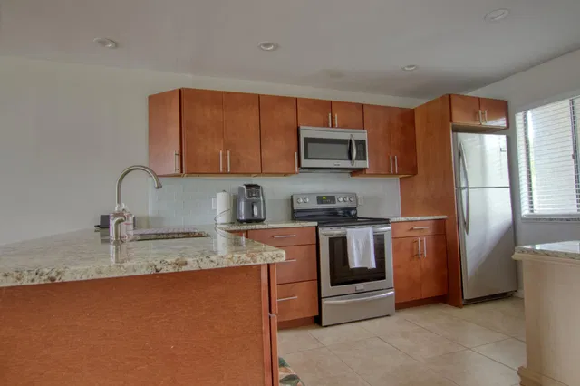 Unit 206 photo 6