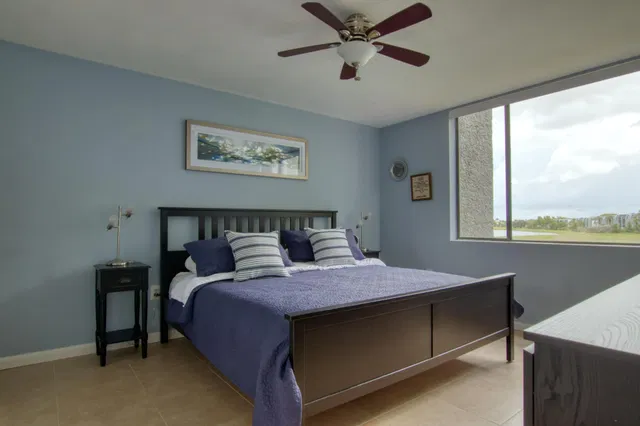 Unit 206 photo 11