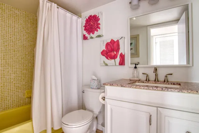 Unit 206 photo 14
