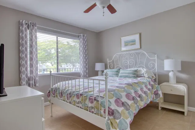 Unit 206 photo 15