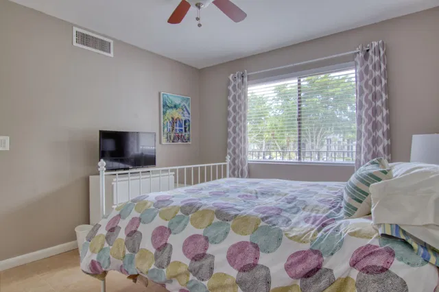Unit 206 photo 16