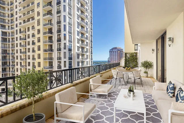 One City Plaza Unit 1111 photo 3