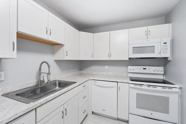 Unit 278 photo 6