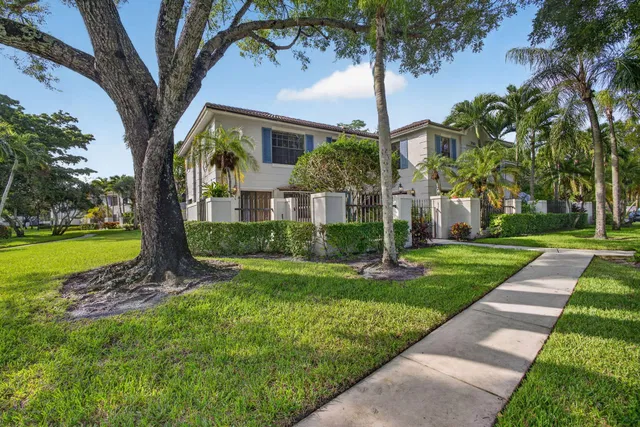 PGA National Palm Beach Gardens Unit 2 photo 2