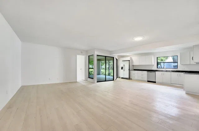 Residence photo 3