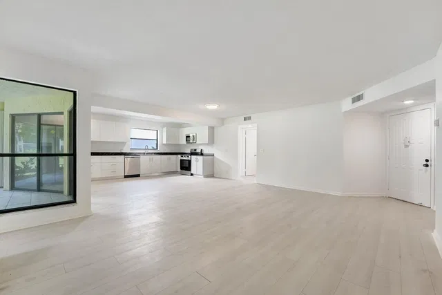 Residence photo 4