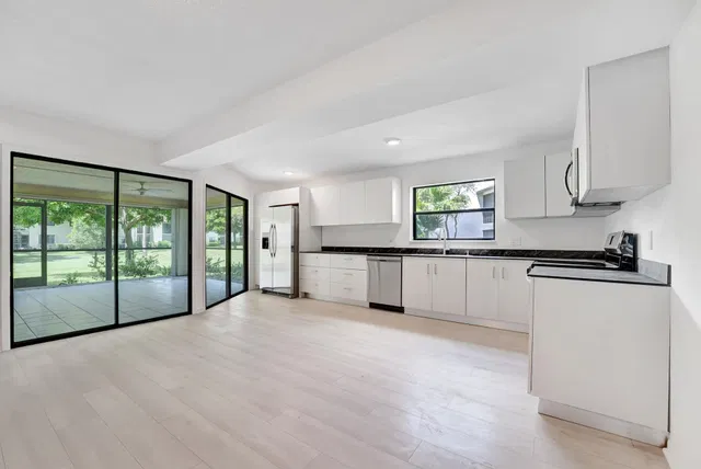 Residence photo 5