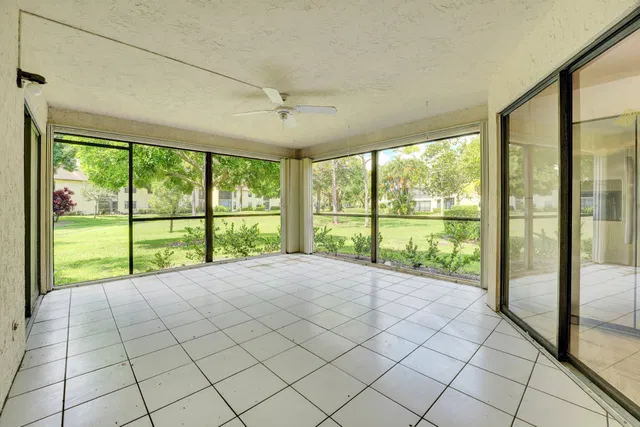 Residence photo 22