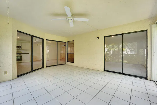 Residence photo 23