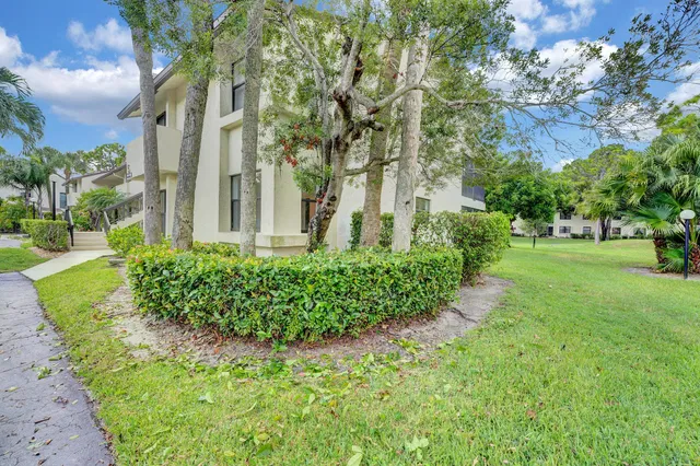 Residence photo 25