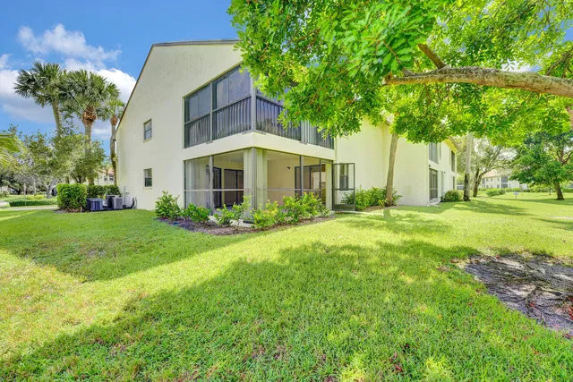 Residence photo 26