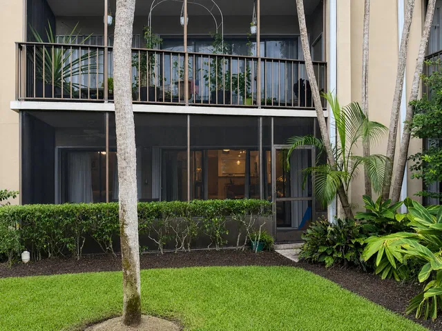 South Palm Beach Unit 123 photo 18