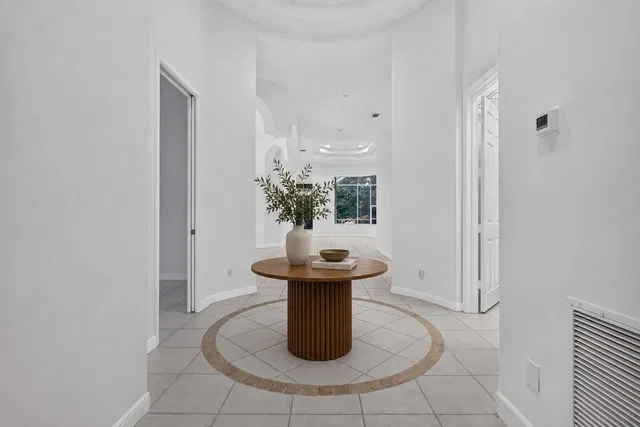 Residence photo 4
