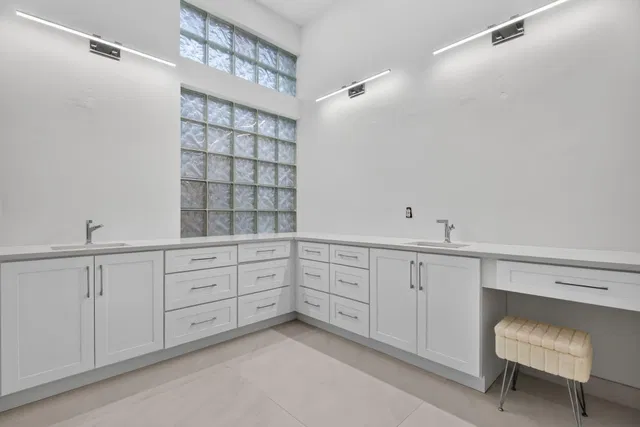 Residence photo 19