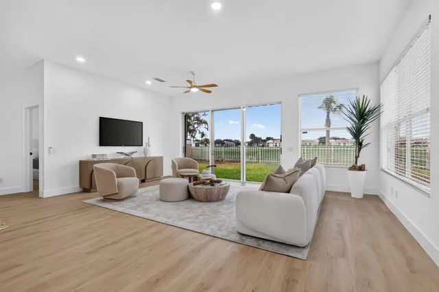 Residence photo 3