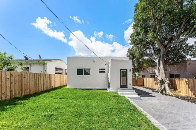 Residence photo 16