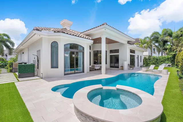 Royal Palm Yacht and Country Club Residence photo 3