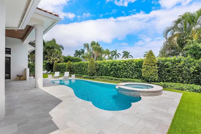 Royal Palm Yacht and Country Club Residence photo 8
