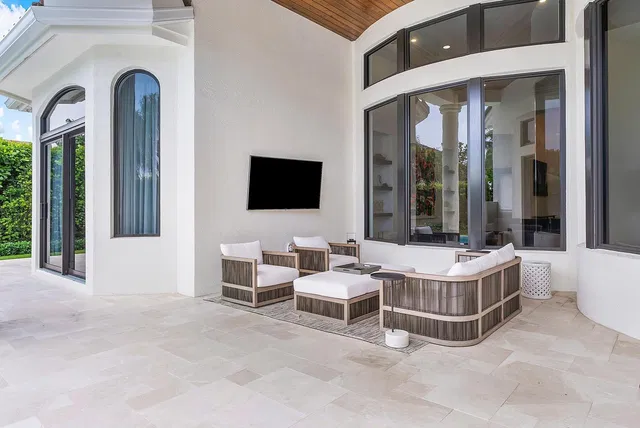 Royal Palm Yacht and Country Club Residence photo 9