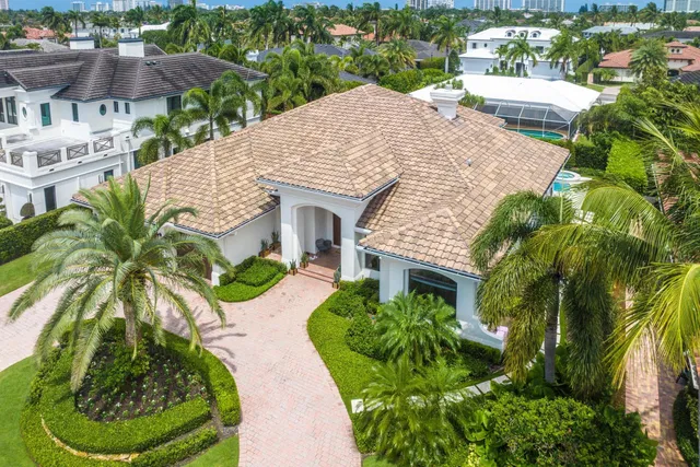 Royal Palm Yacht and Country Club Residence photo 38