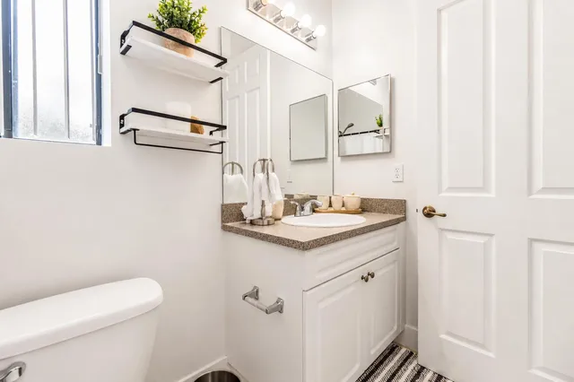  Unit 2514 photo 16