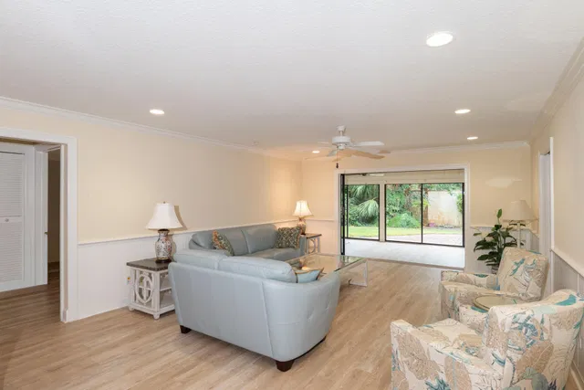 Residence photo 9