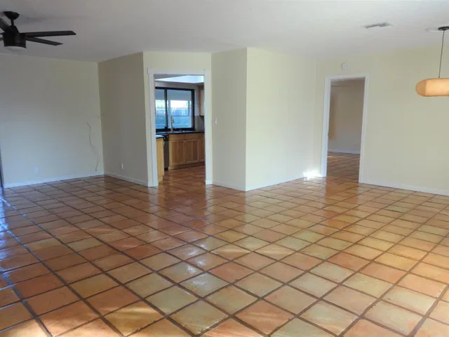 Residence photo 2