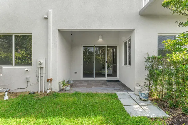  Residence photo 30