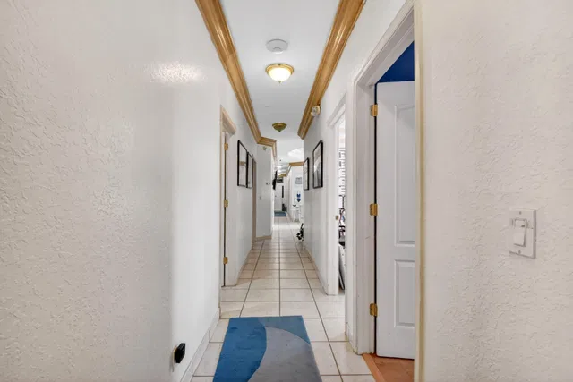 Residence photo 8