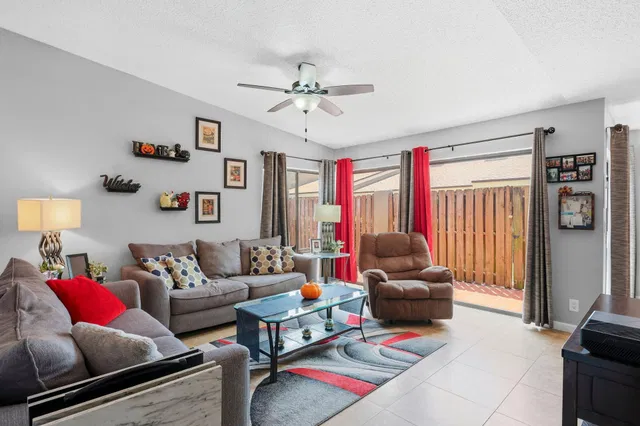 Residence photo 5