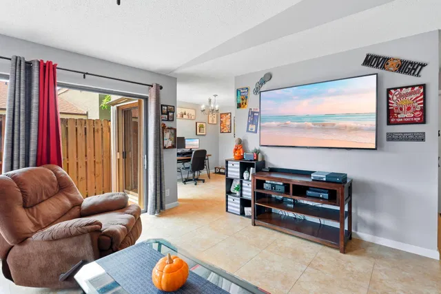 Residence photo 6