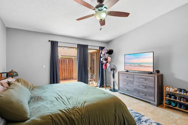 Residence photo 12