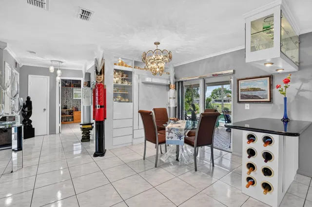 Residence photo 5
