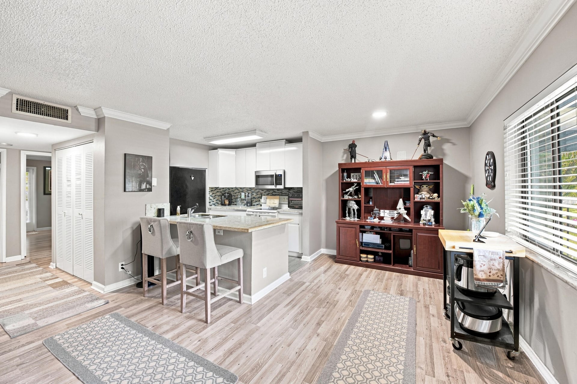 Unit 119 photo 5