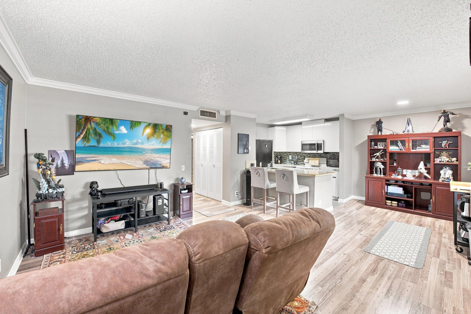 Unit 119 photo 6