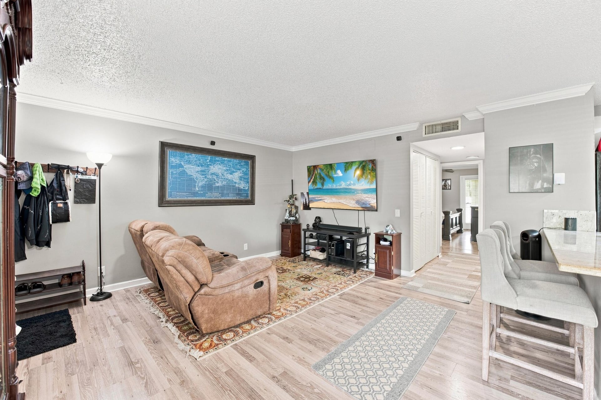 Unit 119 photo 8