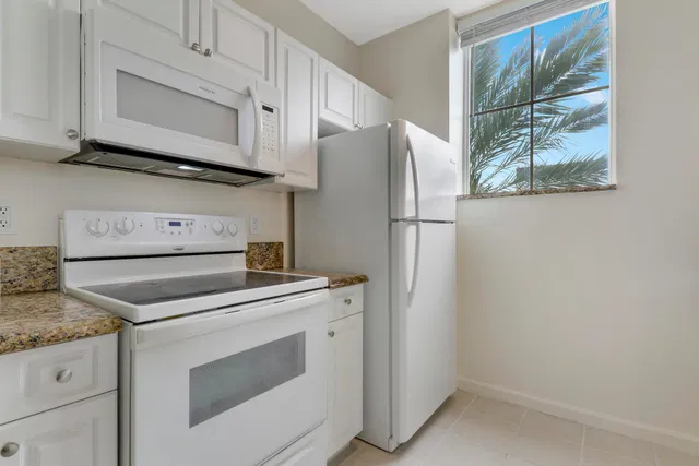 Courtyards in Cityplace Unit 411 photo 5
