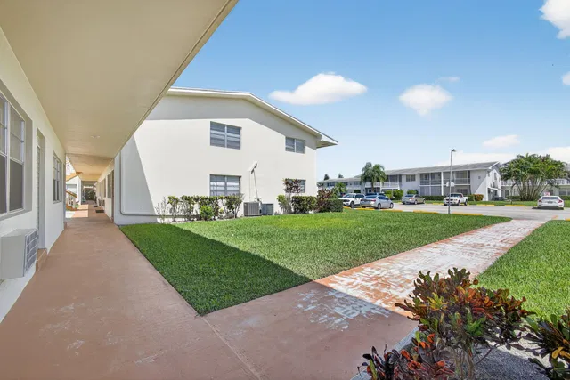 Residence photo 12