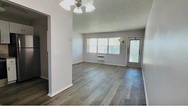  Residence photo 4