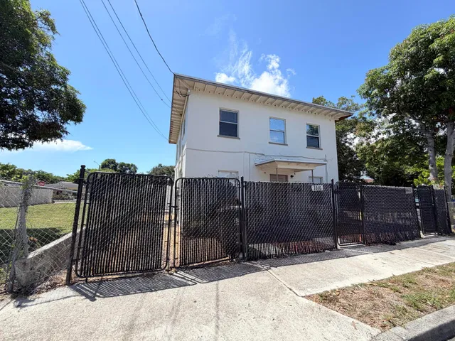 Residence photo 2