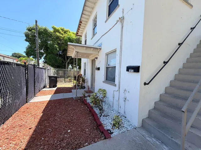 Residence photo 3
