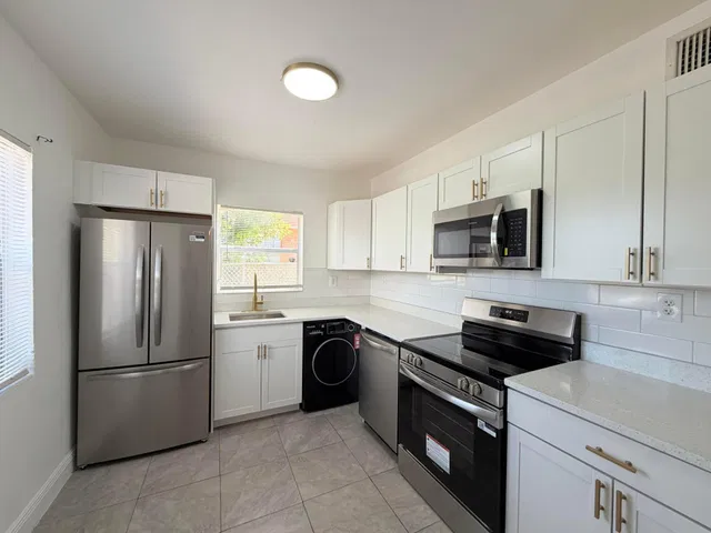 Residence photo 4