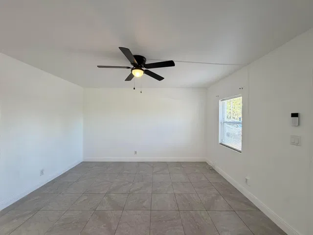 Residence photo 8