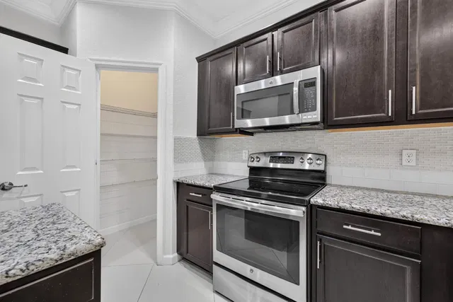 Residence photo 10