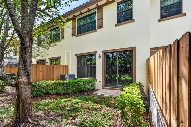 Residence photo 35