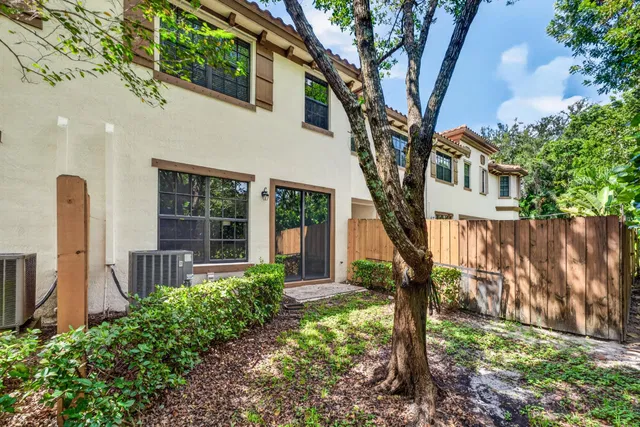 Residence photo 36