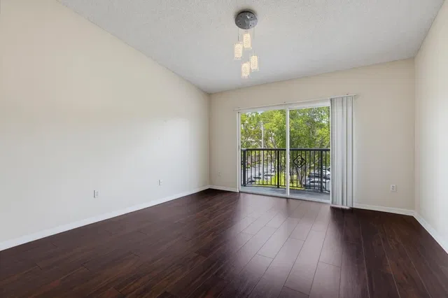 Unit 417 photo 13