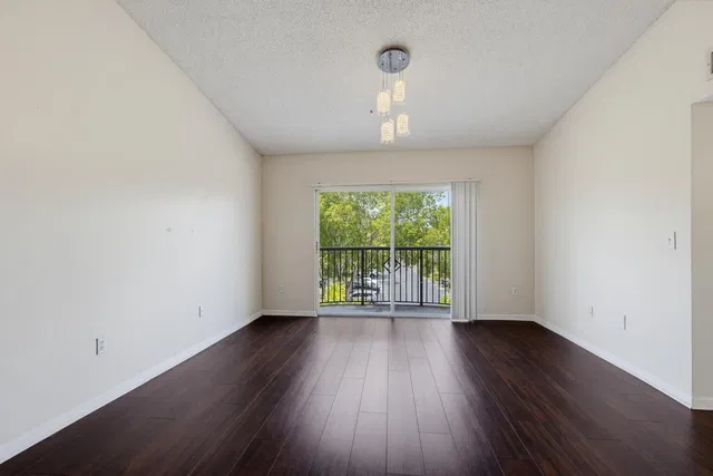 Unit 417 photo 23