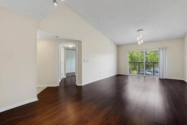 Unit 417 photo 30
