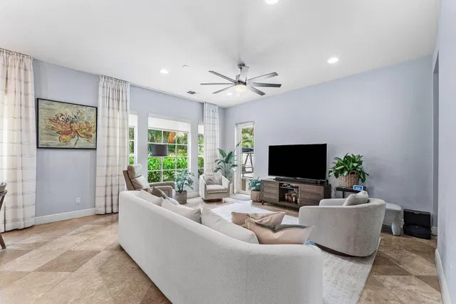 Residence photo 15